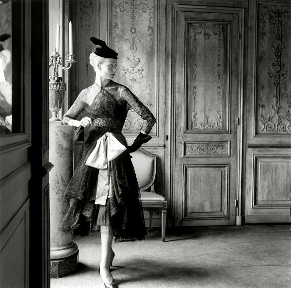 Balenciaga định hình phong cách thời trang phụ nữ hiện nay